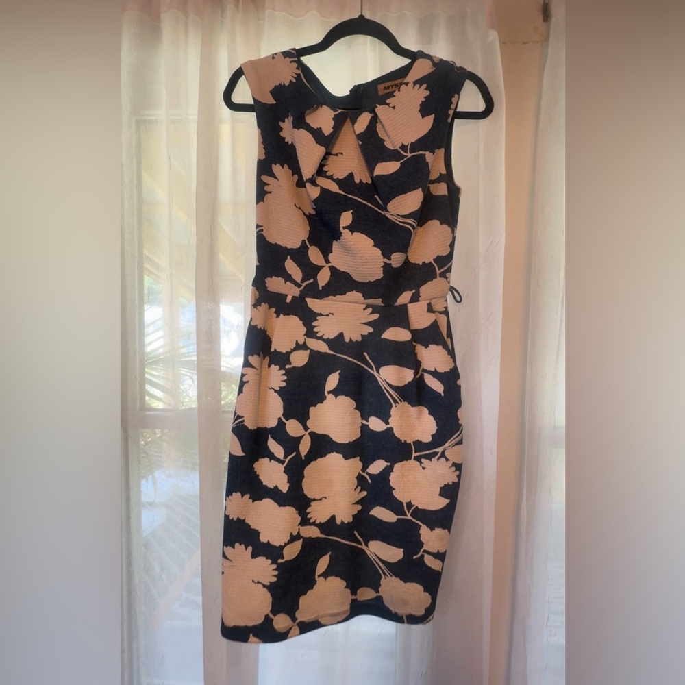 Knee length sleeveless dress